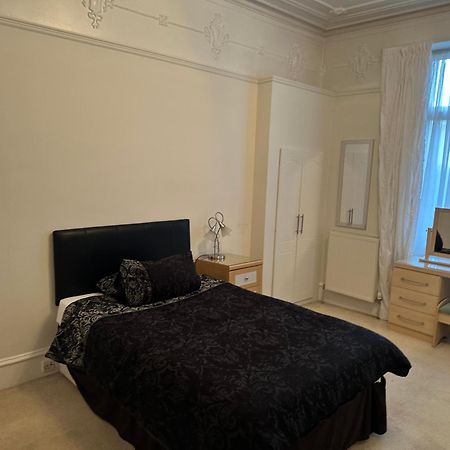 Third House Guest House 애버딘 외부 사진