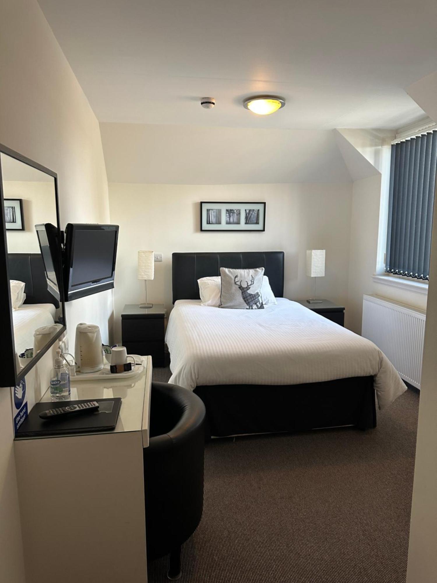 Third House Guest House 애버딘 외부 사진